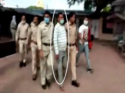 Kanpur encounter: Know what the police got from the Vikas Dubey bag | कानपुर एनकाउंटरः जानिए हत्यारे विकास दुबे के बैग से पुलिस को क्या मिला