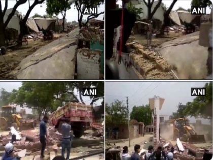 Kanpur encounter: vikash dubey entire property to be seized after demolishing house | कानपुर मुठभेड़: एक्शन में यूपी प्रशासन, घर गिराने के बाद विकास दुबे की सारी प्रॉपर्टी होगी सीज!