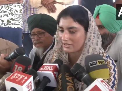 Vinesh Phogat joins farmers' protest at shambhu border | विनेश फोगाट किसान आंदोलन के 200 दिन पूरे होने पर शंभू बॉर्डर पहुंचीं, बोलीं- 'इनके बिना हमारा वजूद नहीं' Vinesh Phogat joins farmers' protest at shambhu border | विनेश फोगाट किसान आंदोलन के 200 दिन पूरे होने पर शंभू बॉर्डर पहुंचीं, बोलीं- 'इनके बिना हमारा वजूद नहीं'