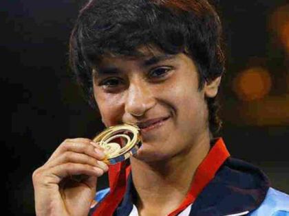 CWG 2018: Vinesh Phogat, Sumit Mailk wins Gold, Sakshi Malik, Somveer bags bronze | CWG 2018: विनेश फोगाट ने दूसरा गोल्ड जीत रचा इतिहास, साक्षी मलिक ने जीता ब्रॉन्ज CWG 2018: Vinesh Phogat, Sumit Mailk wins Gold, Sakshi Malik, Somveer bags bronze | CWG 2018: विनेश फोगाट ने दूसरा गोल्ड जीत रचा इतिहास, साक्षी मलिक ने जीता ब्रॉन्ज