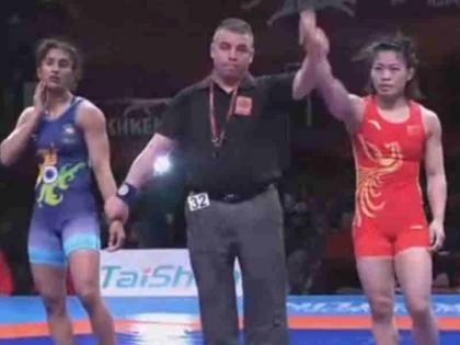 Vinesh Phogat clinches silver at Asian Wrestling Championships | फाइनल में हारीं विनेश फोगाट, एशियन रेसलिंग चैंपियनशिप में जीता सिल्वर