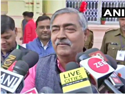 Bihar: Sunny Leone's top in JE examination, Secretary surprised, know minister reaction | बिहारः जूनियर इंजीनियर की परीक्षा में सनी लियोनी के टॉप करने पर सचिव हैरान, मंत्री ने दी सफाई