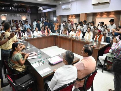 As soon as the government was formed in Bihar, the search for a new president began in the state BJP, the responsibility was given to Vinod Tawde and Dharmendra Pradhan | बिहार में सरकार के गठन होते ही प्रदेश भाजपा में शुरू हो गई नए अध्यक्ष की तलाश, विनोद तावडे और धर्मेंद्र प्रधान को सौंपी गई जिम्मेवारी!