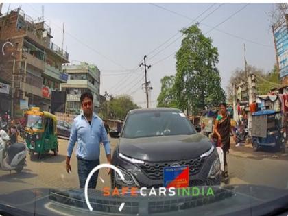 A civil servant's vehicle coming on the wrong side was stopped in the middle of the road, after a heated argument the officer was forced to remove the vehicle, see viral video | VIDEO: रॉन्ग साइड आ रही सिविल सर्वेंट की गाड़ी को बीच सड़क में रोका, तीखी बहस के बाद गाड़ी हटाने को मजबूर हुआ अधिकारी, देखें वायरल वीडियो