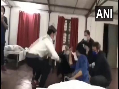 Indian students back from Wuhan, China, dance at in Manesar, Haryana viral video | Coronavirus: चीन के वुहान से लौटे भारतीय छात्रों ने मानेसर कैंप में मास्क पहनकर किया डांस, वायरल हुआ वीडियो 