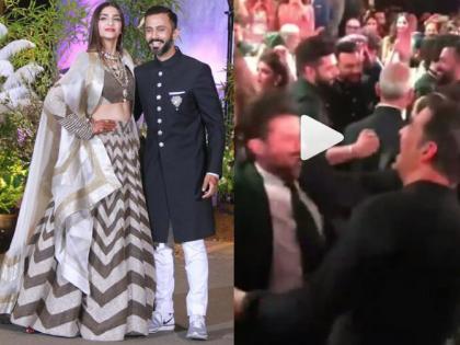 Viral video: anil kapoor dances with akshay kumar at sonam wedding reception | सोनम के रिसेप्शन में अनिल कपूर संग अक्षय कुमार ने किया भांगड़ा, वीडियो वायरल