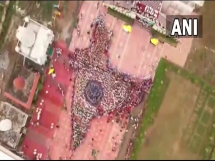 viral video shows 5335 people created huge human chain with map of India social institution Jwala set new world record | VIDEO: 5335 लोगों ने ऐसे बनाया भारत के नक्शे वाला विशाल मानव श्रृंखला, दर्ज किया नया विश्व रिकॉर्ड