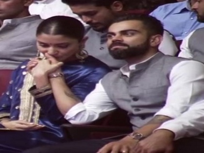 Virat Kohli and wife Anushka Sharma shares an adorable moment during a event, Watch Video | 'भावुक' विराट-अनुष्का ने यूं जताया एकदूसरे के लिए प्यार, फैंस भी हो गए इमोशनल, देखें वीडियो