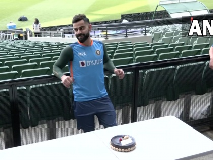 ICC T20 World Cup 2022 virat kohli turns 34 would like cut tcake on 13th November after winning World Cup Melbourne Cricket Ground in Australia | 34वां जन्मदिन मना रहे हैं विराट, एमसीजी पर पूर्व कप्तान ने कहा-टी20 विश्व कप जीतने के बाद 13 नवंबर को केक काटना चाहूंगा