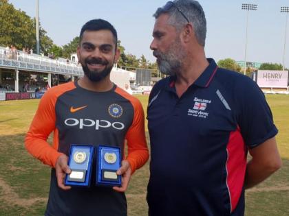 Virat Kohli chosen International Player Of The Year By Barmy Army | विराट कोहली को टेस्ट सीरीज से पहले इंग्लैंड में मिला 'खास सम्मान', विपक्षी टीम के फैन क्लब ने दिया ये अवॉर्ड