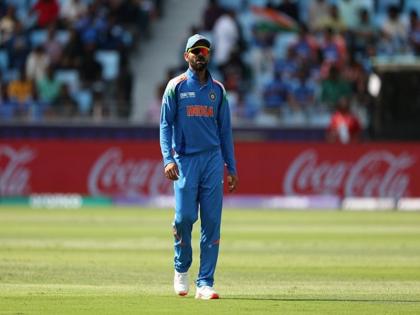 Virat Kohli breaks Azharuddin's 25-year-old record during IND vs PAK clash, takes most catches by an Indian in ODIs | IND vs PAK: पाकिस्तान के खिलाफ विराट कोहली ने इस मामले में तोड़ा अजहरुद्दीन का 25 साल पुराना रिकॉर्ड
