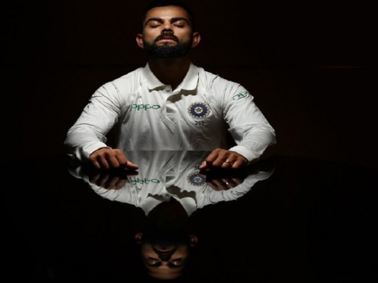 india vs australia virat kohli photo shoot before adelaide test icc says calm before storm | IND Vs AUS: कोहली की ये तस्वीर सोशल मीडिया पर छाई, ICC ने किया ट्वीट- 'तूफान से पहले की शांति'