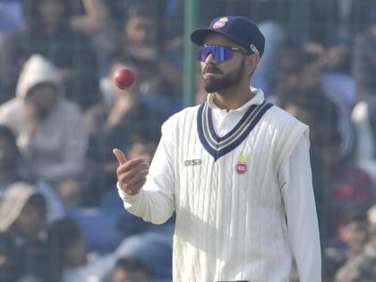 Virat Kohli Railways vs Delhi 2025 ranji match 12000 fans live score Harish Sangwan Knocked Out Virat King Kohli Score  6 Full Crowd Reaction Celebration see video | Virat Kohli Railways vs Delhi 2025: 12000 फैंस निराश, 13 साल बाद रणजी ट्रॉफी, 6 रन पर बोल्ड किंग कोहली, अरुण जेटली स्टेडियम में सन्नाटा