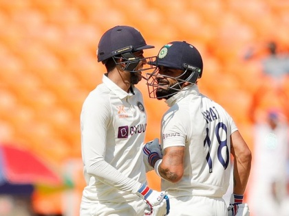 IND vs AUS virat kohli first fifty after January 2022 First 50+ score in 16 innings in Tests 𝟒𝟎𝟎𝟎 𝐓𝐞𝐬𝐭 𝐫𝐮𝐧𝐬 𝐚𝐭 𝐡𝐨𝐦𝐞  | Virat Kohli IND vs AUS: जनवरी 2022 के बाद अर्धशतक, 16 पारी खेलने के बाद पूर्व कप्तान रंग में दिखे, 4000 रन पूरे