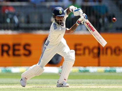 WATCH: Virat Kohli hit such a six that the ball hit the head of the employee on duty | WATCH: विराट कोहली ने मारा ऐसा छक्का कि बॉल ड्यूटी पर तैनात कर्मचारी के सिर पर लगी