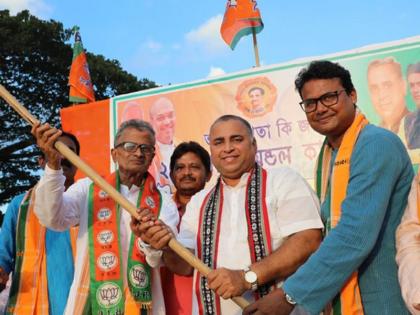 CPI (M), Senior BJP leader Biswaj Dutt joins BJP | CPI(M) को झटका, पार्टी के सीनियर नेता बिश्वजीत दत्ता BJP में हुए शामिल CPI (M), Senior BJP leader Biswaj Dutt joins BJP | CPI(M) को झटका, पार्टी के सीनियर नेता बिश्वजीत दत्ता BJP में हुए शामिल