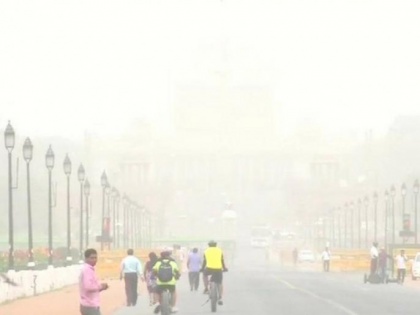Delhi-NCR Air Quality Index at Hazardous category,three days are most dangerous | दिल्ली-एनसीआर के कई इलाकों में प्रदूषण का स्तर अब भी खतरनाक स्तर पर, बीमारियों का खतरा बढ़ा