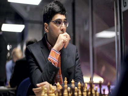Chess player Viswanathan Anand self isolation | जर्मनी में फंसे शतरंज चैंपियन विश्वनाथन आनंद, सेल्फ-आइसोलेशन में गए