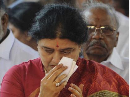 vk sasikala gets 15 days parole to attend husband natarajans funeral | पति नटराजन के निधन के बाद शशिकला को मिली 15 दिनों की पैरोल, अंतिम संस्कार में होंगी शामिल