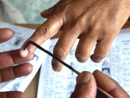 voter id adhar card link election reform government parliament | ब्लॉग: वोटर कार्ड और आधार कार्ड लिंक पर उठते सवाल