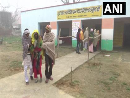 UP Elections 2022 First Phase: In the first phase of UP elections, around 20 percent voting took place till 11 am. | UP Elections 2022 First Phase: यूपी चुनाव के पहले चरण में सुबह 11 बजे तक हुआ करीब 20 फीसदी मतदान, यहां हुई सबसे ज्यादा वोटिंग UP Elections 2022 First Phase: In the first phase of UP elections, around 20 percent voting took place till 11 am. | UP Elections 2022 First Phase: यूपी चुनाव के पहले चरण में सुबह 11 बजे तक हुआ करीब 20 फीसदी मतदान, यहां हुई सबसे ज्यादा वोटिंग
