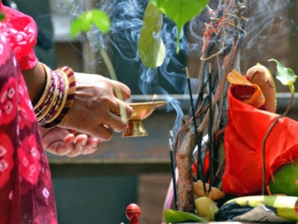 Raksha Bandhan 2018: Purnima vrat date and time, vidhi and rules on Rakhi | रक्षाबंधन 2018: पारिवारिक कलह दूर करने के लिए करें पूर्णिमा व्रत, जानें पूजा का समय, व्रत विधि, नियम