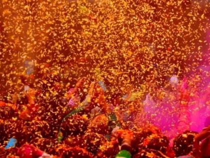 Vrindavan Holi 2025 live manohar lal Murari don’t cover yourself from me Holi of Vrindavan blog Shobhana Jain mathura barsana | Vrindavan Holi 2025: ‘हमसे पर्दा करो न मुरारी...’ वृंदावन की होली?