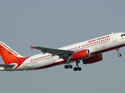 Passenger injured after air india plane window panel disengages, video goes viral | Viral Video: उड़ान भरने के बाद एयर इंडिया की फ्लाइट का विंडो पैनल टूटा, यात्री घायल