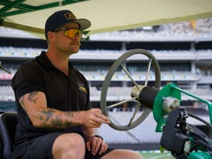 Border-Gavaskar series WACA chief curator Isaac McDonald said players troubled unseasonal rain surge in Perth no possibility of breaking 5 days | BG series: पर्थ में बेमौसम बारिश, उछाल से परेशान होंगे खिलाड़ी?, वाका के मुख्य क्यूरेटर इसाक मैकडोनाल्ड ने कहा-5 दिन टूटने की संभावना नहीं