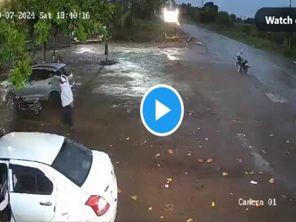VIDEO: When the waiter asked for the bill, the customer dragged him with the car for 1 kilometer | VIDEO: जब वेटर ने मांगा खाने का बिल, तो कस्टमर ने उसे कार से 1 किलोमीटर तक घसीटा VIDEO: When the waiter asked for the bill, the customer dragged him with the car for 1 kilometer | VIDEO: जब वेटर ने मांगा खाने का बिल, तो कस्टमर ने उसे कार से 1 किलोमीटर तक घसीटा