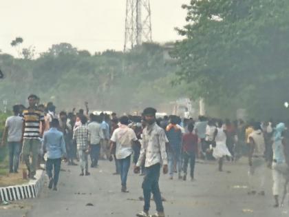 Waqf Bill Protest Violent in West Bengal 10 policemen injured stone pelting and arson | Waqf Bill Protest: पश्चिम बंगाल में हिंसक हुआ वक्फ कानून के खिलाफ प्रदर्शन, 10 पुलिसकर्मी घायल; पथराव और आगजनी