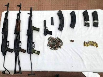 Jammu and Kashmir: Arms and ammunition recovered along LoC in Poonch | जम्मू-कश्मीर: पुंछ में एलओसी के पास हथियार और गोला बारूद बरामद
