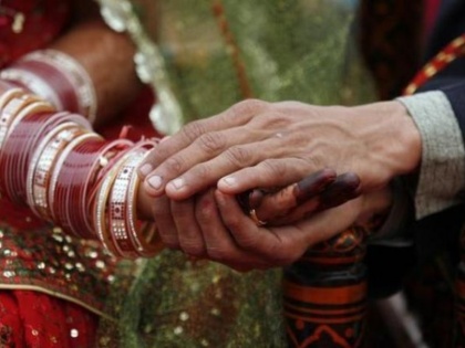 Unique wedding of Indian groom and Nepalese groom, married and returned home with wife in just 15 minutes | भारतीय दूल्हा और नेपाली दूल्हन की शादी, महज 15 मिनट में विवाह कर पत्नी संग लौटा घर, जवानों ने दी शुभकामनाएं 
