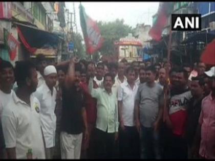 West Bengal: BJP has called for a 12-hour bandh today in North 24 Parganas, protest against attack on party's MP Arjun Singh | पश्चिम बंगाल: बीजेपी ने 12 घंटे के बंद का किया आह्वान, सांसद अर्जुन सिंह के पिटाई के विरोध में फूटा कार्यकर्ताओं का गुस्सा