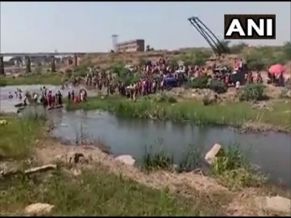 5 people of UP died due to drowning during idol immersion in river in rajasthan 4 people drowned in Badaun too | हादसाः राजस्थान में नदी में मूर्ति विसर्जन के दौरान डूबने से यूपी के 5 लोगों की हुई मौत, बदायूं में भी 4 डूबे
