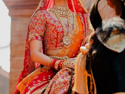 prithviraj manushi chhillar wedding sequence | पृथ्वीराज की वेडिंग सीक्वेंस के लिए मानुषी को 25 लोगों ने मिलकर 3 घंटे में तैयार किया!