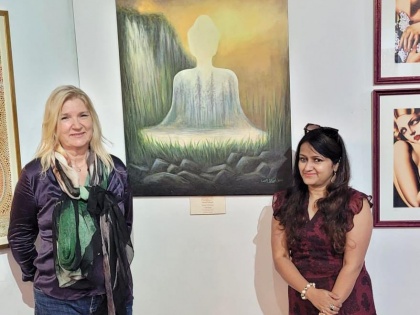 Swati Ghosh her art abroad famous painting got international award Life cannot be pleasant and happy in captivity | जीवन कैद में सुखद और खुशहाल नहीं हो सकती..., चर्चित पेंटिंग ने कर दिया कमाल
