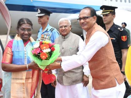 CM Shivraj Singh Chouhan along with Governor welcomed President Draupadi Murmu at Gwalior airport | राज्यपाल संग सीएम शिवराज सिंह चौहान ने ग्वालियर विमानतल पर किया राष्ट्रपति द्रौपदी मुर्मू का स्वागत