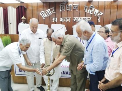bihar patna Indian Journalist Union meeting roots of democracy country very strong Legislative Council Chairman Devesh Chandra Thakur said there can be no threat journalism | देश में लोकतंत्र की जड़ें काफी मजबूत, इंडियन जर्नलिस्ट यूनियन की बैठक में विधान परिषद सभापति देवेश चंद्र ठाकुर ने कहा- पत्रकारिता पर खतरा नहीं हो सकता bihar patna Indian Journalist Union meeting roots of democracy country very strong Legislative Council Chairman Devesh Chandra Thakur said there can be no threat journalism | देश में लोकतंत्र की जड़ें काफी मजबूत, इंडियन जर्नलिस्ट यूनियन की बैठक में विधान परिषद सभापति देवेश चंद्र ठाकुर ने कहा- पत्रकारिता पर खतरा नहीं हो सकता