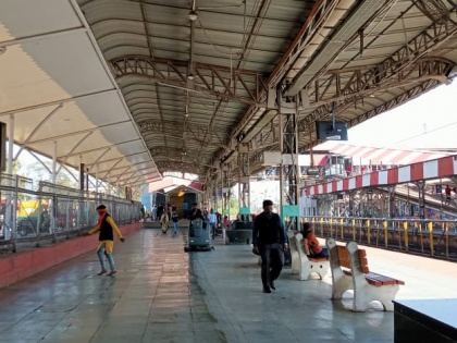 Impact of cyclone warning on railways in coastal areas of Andhra Pradesh, 38 trains passing through Bhopal division cancelled. | Railways: आंध्र प्रदेश के तटीय इलाकों में मिचौंग तूफान की चेतावनी का रेलवे पर असर, भोपाल मण्डल से गुजरने वाली 38 रेलगाड़ियां निरस्त