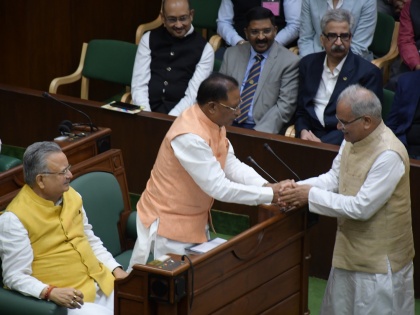 90 MLAs including Chief Minister Vishnudev Sai took oath | CHHATTISGARH: छत्तीसगढ़ विधानसभा में पहली बार चुने गए विधायकों की संख्या 50, सब का अंदाज एक से बढ़ कर एक