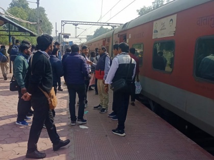There was a stir on the news of bomb in Indore-Bilaspur Narmada Express, the information turned out to be wrong. | Railways: इंदौर-बिलासपुर नर्मदा एक्सप्रेस में बम की सूचना पर मचा हड़कंप, गलत निकली सूचना