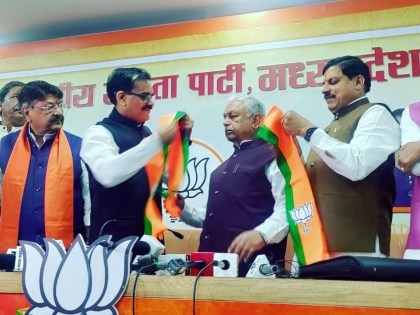 Big blow to Congress after Rahul's Bharat Jodo Yatra in MP, many Congress faces painted in BJP colors | MP Politics: राहुल की MP में भारत जोड़ो यात्रा के बाद कांग्रेस को बड़ा झटका, कई कांग्रेसी चेहरे BJP के रंग में रंगे
