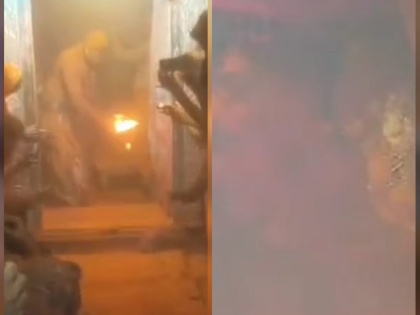 Fire broke out in Mahakaleshwar temple due to pouring of chemical gulal on Aarti, 13 people got burnt in the fire. | Ujjain: Mahakelshwar मंदिर में आरती पर केमिकल वाला गुलाल डालने से भड़की आग, 13 आग में जल झुलसे
