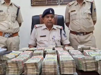 Ratlam Crime News 65 lakh rupees cash recovered young man take from Ratlam to Mumbai railway police caught | Ratlam Crime News: 65 लाख रुपए नकद बरामद, रतलाम से मुंबई लेकर जाने वाला था युवक, रेलवे पुलिस ने ऐसे धर दबोचा