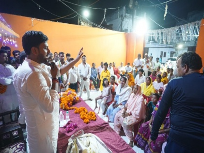 Rajnath Singh and Kaushal Kishore's sons started campaigning in Lucknow Lok Sabha Elections 2024 | लखनऊ में राजनाथ सिंह और कौशल किशोर के बेटे प्रचार में जुटे, मंत्री पिता को जिताने के लिए संभाली प्रचार की कमान