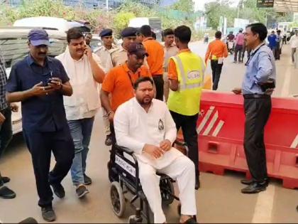 Bihar Lok Sabha Elections 2024 chunav vote polls Tejashwi Yadav collapses PM Modi process taking command take help wheelchair watch video | Bihar Lok Sabha Elections 2024: बीच चुनाव में व्हीलचेयर पर क्यों दिख रहे तेजस्वी यादव, आखिर क्या है बात, देखें वीडियो