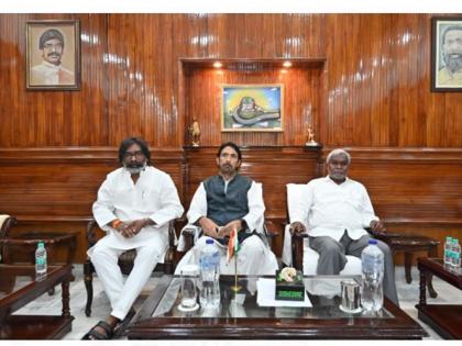 Jharkhand cm Champai Soren step down post Chief Minister decision legislative party meeting Hemant Soren become CM again before assembly elections 2024 | Jharkhand cm: मुख्यमंत्री पद से हटेंगे चंपई सोरेन!, विधायक दल की बैठक में निर्णय, विधानसभा चुनाव से पहले हेमंत सोरेन फिर बनेंगे सीएम