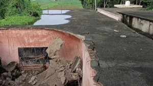 Bihar News After bridge-culvert collapse road collapse school turn roof collapsed in Munger teacher and children narrowly escaped | Bihar News: पुल-पुलिया गिरने और सड़क के बाद स्कूल की बारी, मुंगेर में धराशाई स्कूल का छत, शिक्षक और बच्चे बाल-बाल बचे Bihar News After bridge-culvert collapse road collapse school turn roof collapsed in Munger teacher and children narrowly escaped | Bihar News: पुल-पुलिया गिरने और सड़क के बाद स्कूल की बारी, मुंगेर में धराशाई स्कूल का छत, शिक्षक और बच्चे बाल-बाल बचे