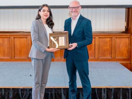 cake artist and royal icing queen Prachi Dhabal Deb honored at Oxford University Pune | रॉयल आइसिंग क्वीन प्राची धबल देब को ऑक्सफोर्ड यूनिवर्सिटी में सम्मान